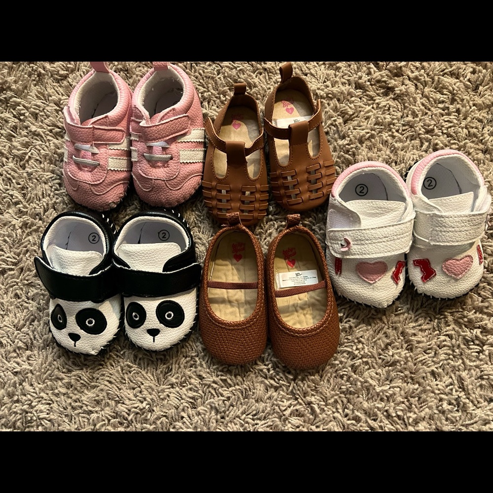 Baby Girl shoes - 5 pair; 2 are Osh Kosh and 3 are HsdsBebe; all size two (2)